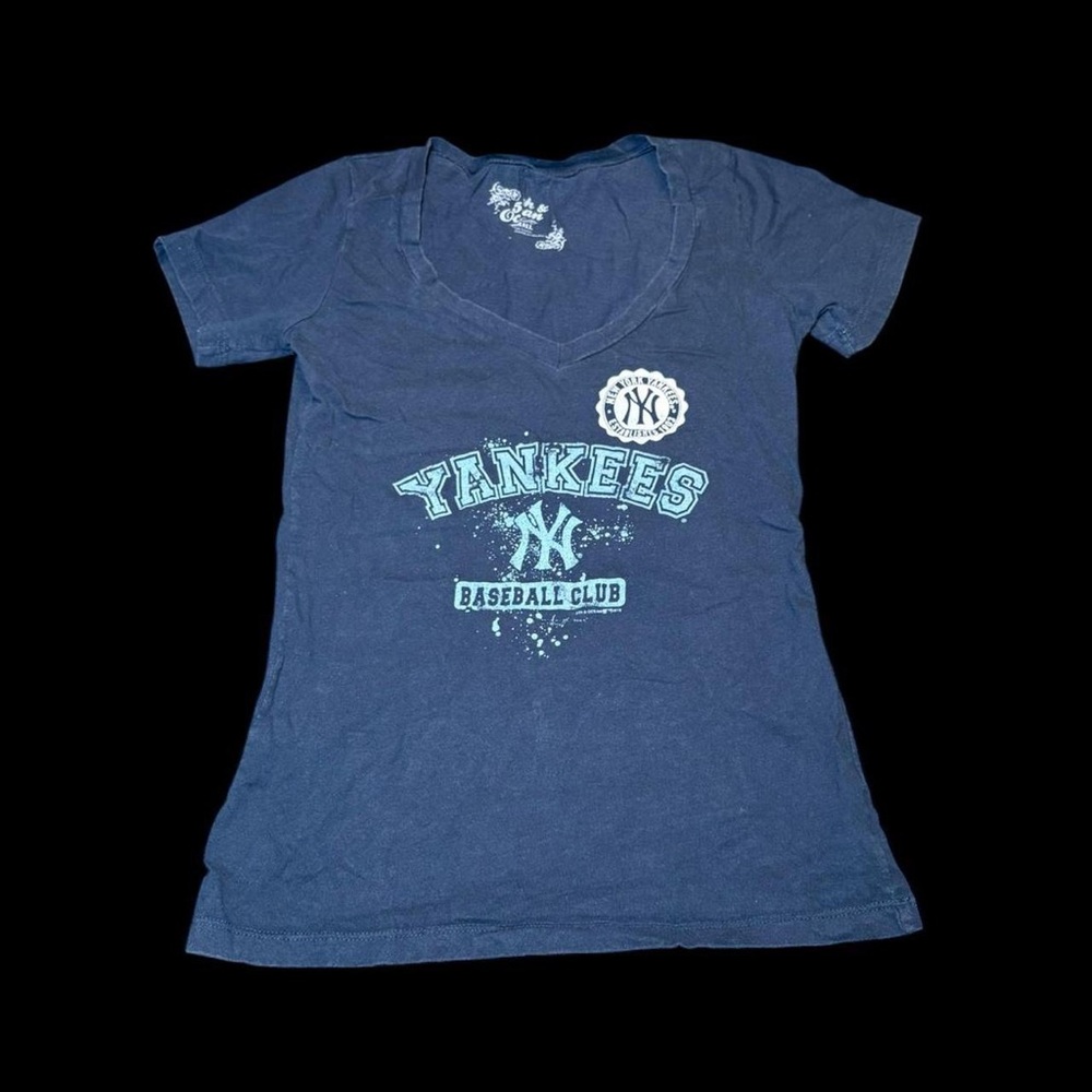 New York Yankees Navy Graphic V-Neck Tee